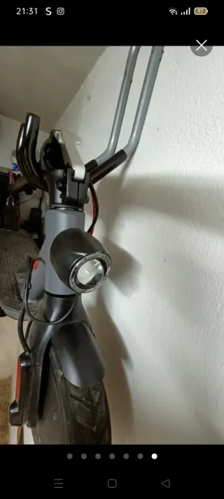 Patinete eléctrico gris