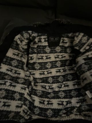 Chaqueta de hombre acolchada con capucha de pelo