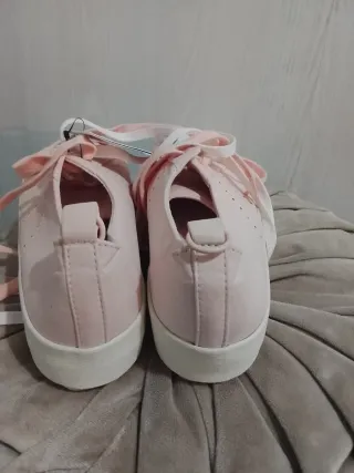 Zapatillas Bershka rosas talla 38