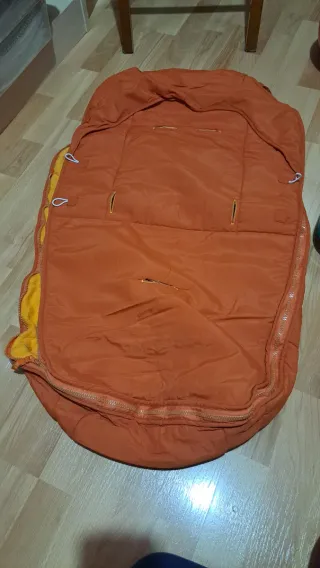 Saco de bebé silla paseo naranja y amarillo