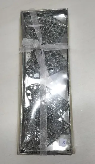 Adornos Navideños. Corazones Plateados.