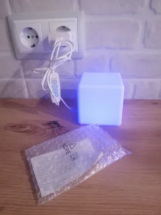 Lámpara de cubo decorativa