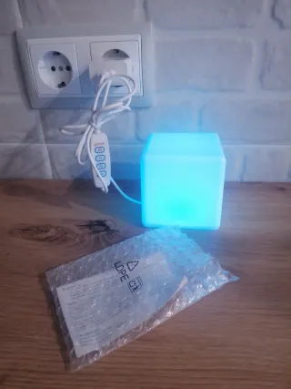 Lámpara de cubo decorativa