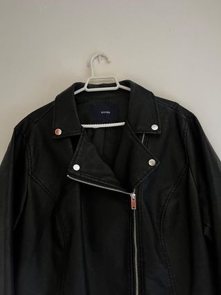 Cazadora Biker Kiabi Polipiel Negra Talla 2XL