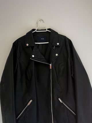 Cazadora Biker Kiabi Polipiel Negra Talla 2XL