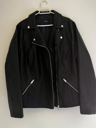 Cazadora Biker Kiabi Polipiel Negra Talla 2XL