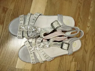 Sandalias Tacón Beige y Dorado