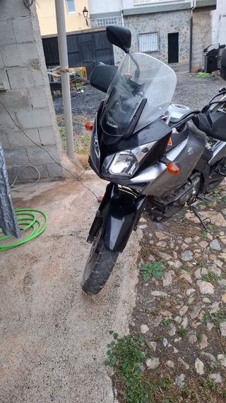 Suzuki V Strom Moto