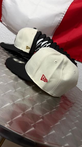 Gorra New Era Chicago Bulls Beige y Negra