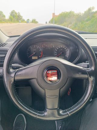 Pegatina emblema volante Seat León mk1/2 Ibiza 6L