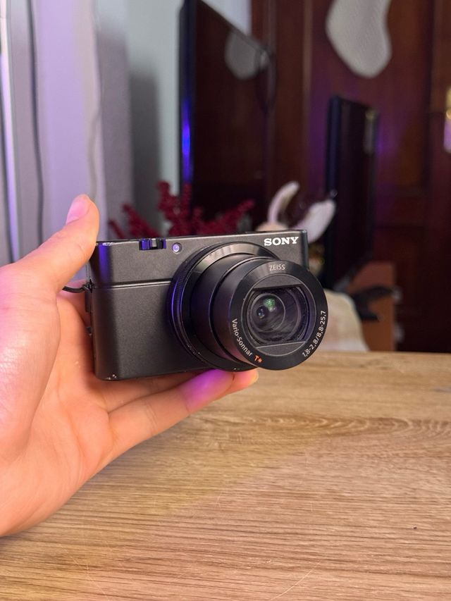 Câmera Digital Sony RX100 III