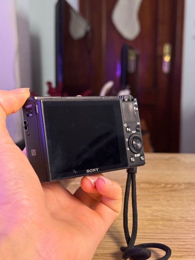 Câmera Digital Sony RX100 III