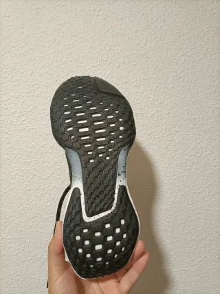 T40,5 Nike ZoomX Invincible Run 3