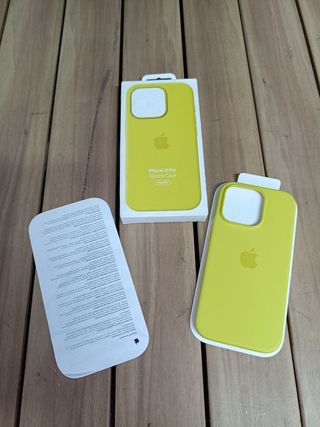 Apple Custodia in silicone con MagSafe per iPhone