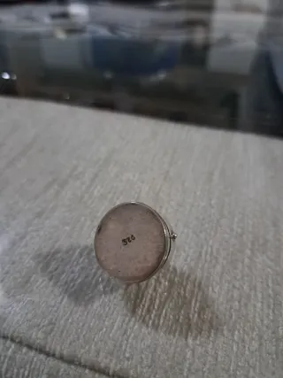 Pastillero de plata con piedra negra