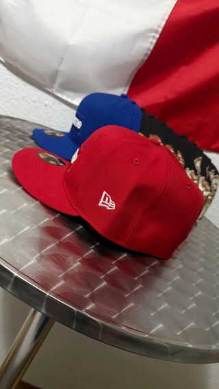 Gorra Supreme Roja y Azul