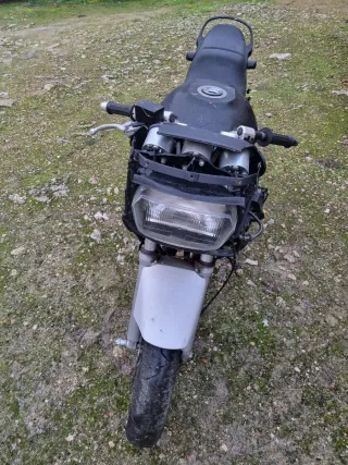 Suzuki GSXF 600 - 2 motos y 2 motores