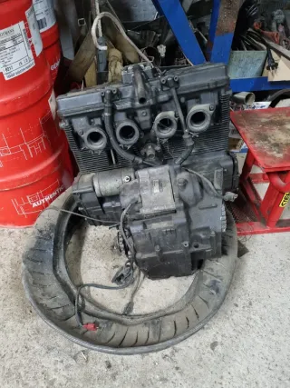 Suzuki GSXF 600 - 2 motos y 2 motores