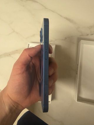 iPhone 13 Blu con Cavo USB-C