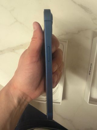 iPhone 13 Blu con Cavo USB-C