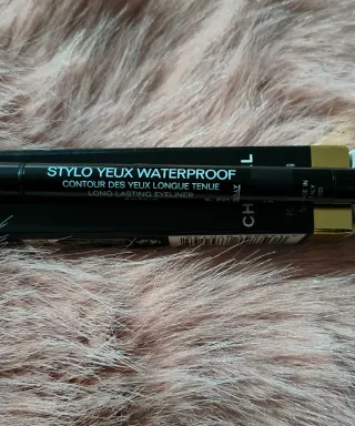 Chanel Stylo Yeux Waterproof Eyeliner 10 Ébène
