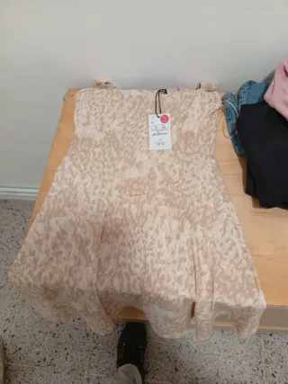 2por 10€ Camiseta negra manga larga y vestido