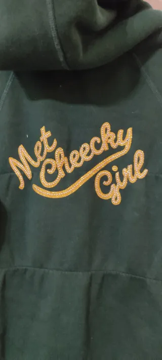 Sudadera Met verde con capucha y pelo