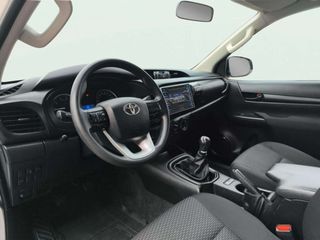 Toyota Hilux 2.4 D-4D Cabina Sencilla GX