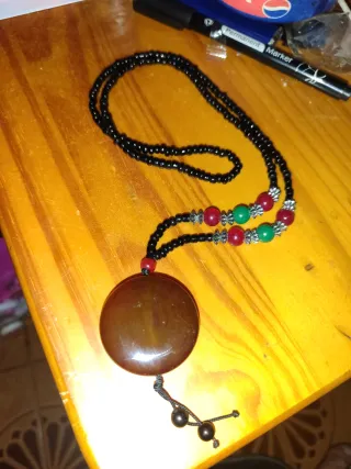 Collar de ágata marrón