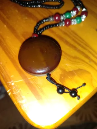 Collar de ágata marrón