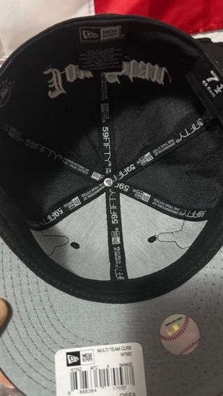 Gorra Negra con Diseño de Cupido Bordado Jon Stan