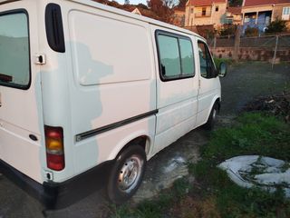 Ford Transit 2000