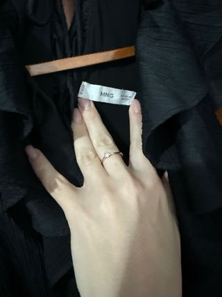 Mono negro con volantes