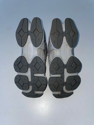 New Balance 9060 Gris Sombra. Talla EU 38