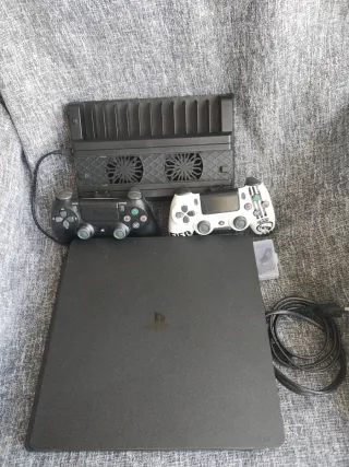 Ps4 Slim 500gb + Ventilador y 2  Mandos