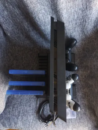 Ps4 Slim 500gb + Ventilador y 2  Mandos