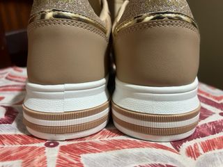 Sneakers donna beige e oro taglia 40