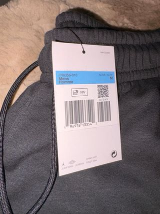 Pantalón Jogger Jordan Negro y Rojo