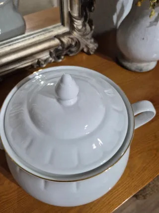 Sopera Santa Clara Porcelana Dorada Blanca