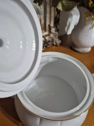 Sopera Santa Clara Porcelana Dorada Blanca