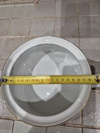 Sopera Santa Clara Porcelana Dorada Blanca