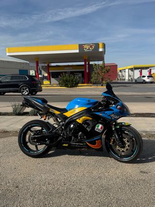 Yamaha R1 Azul