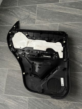 Tapizado Puerta Derecha Trasera Mazda KB8W68520A02