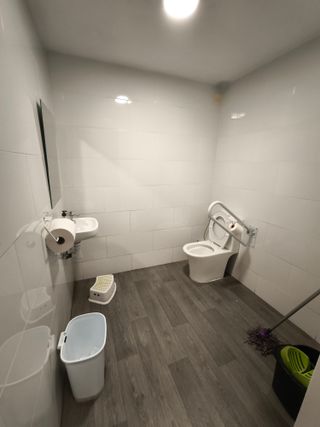 Local en lloguer / alquiler zona Passeig Colon