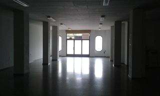 Local en lloguer / alquiler zona Passeig Colon