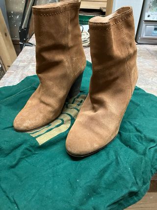 Botas de ante marrones