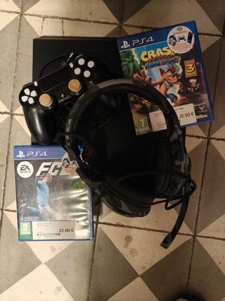 PS4 + Mando + Cascos + 2 Juegos