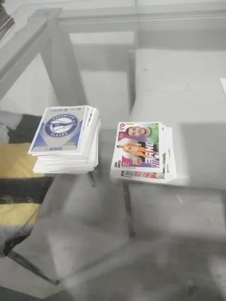 Cromos Liga Este 2025/26,303 cromos sin repetir