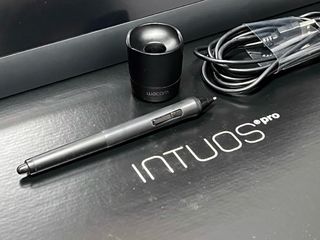 Tableta gráfica Wacom Intuos Pro L PTH-851