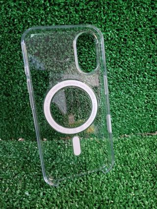 Custodia iPhone 16 trasparente MagSafe